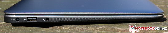 lewy bok: gniazdo zasilania, USB 2.0, gniazdo słuchawkowe
