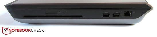 prawy bok: napęd optyczny (szczelinowy), czytnik kart pamięci, 2 USB 3.0, LAN