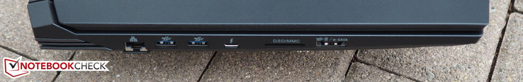 lewy bok: LAN, 2 USB 3.0, USB 3.1 typu C, czytnik kart pamięci, eSATA/USB 3.0