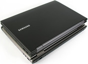 Samsung 400B4B (u góry) i Dell Vostro 3555 (na dole)