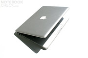 z bliska: Apple MacBook Pro 13 2011-02