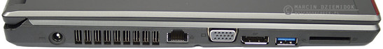 lewy bok: gniazdo zasilania, wylot powietrza z układu chłodzenia, RJ-45 (LAN), VGA, DisplayPort, USB 3.0, czytnik kart pamięci