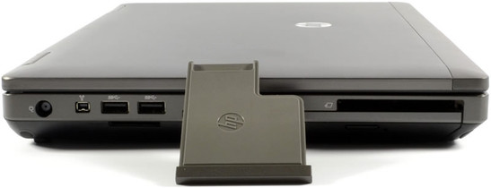 lewy bok: gniazdo zasilania, IEEE 1394a (FireWire), 2 USB 3.0, czytnik kart pamięci, napęd optyczny (DVD), czytnik SmartCard