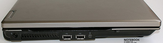 lewy bok: gniazdo zasilania, wylot wentylatora, 2x USB, FireWire, ExpressCard