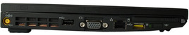 lewy bok: gniazdo zasilania, USB, VGA, LAN, ExpressCard, USB, przełącznik WiFi/Bluetooth