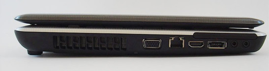 lewy bok: 2x audio, eSATA, HDMI, LAN, D-Sub/VGA, wylot wentylacji