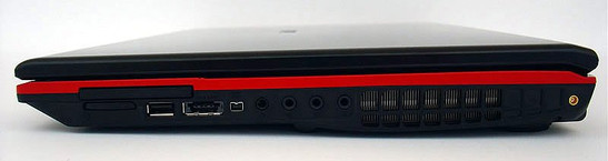 prawy bok: ExpressCard, czytnik kart, 2x USB. eSATA, FireWire, gniazda audio, wylot wentylatora, wejście antenowe