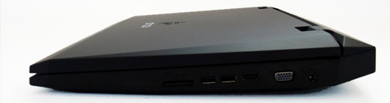 prawy bok: czytnik kart, 2x USB, HDMI, VGA/D-Sub, gniazdo zasilania
