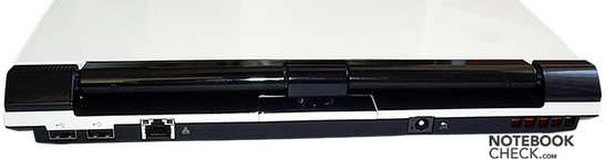 Toshiba Portégé R400 od tyłu