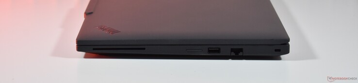 prawo: Czytnik kart inteligentnych, USB A 3.2 Gen 1, RJ45 Ethernet, gniazdo Kensington Lock