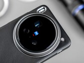 Vivo X200 Ultra z uchwytem i telekonwerterem: Recenzenci zrobili już niesamowite zdjęcia i filmy za pomocą nowego flagowego aparatu Zeiss (źródło zdjęcia: Weibo)