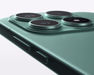 Standardowy Xiaomi 18 ma podobno oferować podobny zestaw aparatów Leica o rozdzielczości 200 MP jak model Pro. Na zdjęciu: materiał promocyjny przedstawiający tylne aparaty Xiaomi 17.