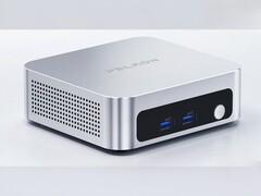 Zdjęcie przedstawia mini komputer Peladn WO5 304 w srebrnej kolorystyce 