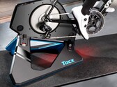 Garmin Tacx Neo 2T zapewnia realistyczne wrażenia z jazdy we własnym domu.