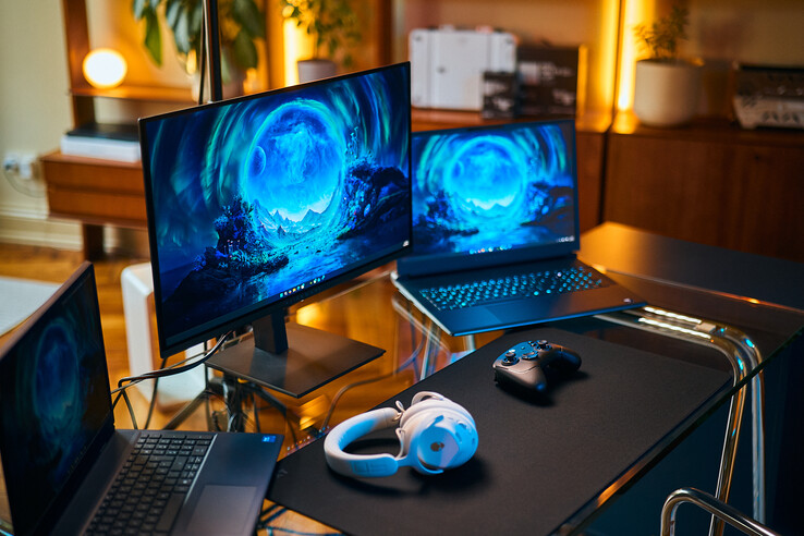 Najlepszy monitor w kategorii budżetowej: Pomimo znacznie niższej ceny panel QD-OLED w modelu Alienware AW2726DM wyjątkowo dobrze reaguje na ręczną kalibrację — obniżając średni wskaźnik błędu kolorystycznego DeltaE do 1,9, przewyższając p