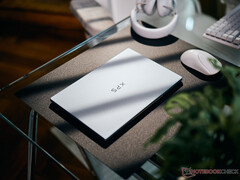 Model XPS 13 w wersji Panther Lake jest dostępny w wykończeniu Sky, pokazanym na zdjęciu.