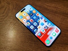 IPhone 15 Pro ma taką samą ogólną konstrukcję jak iPhone 14 Pro.