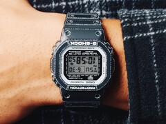 Zegarki Casio z motywem origami (na zdjęciu DW-5600RGM-1) trafiają do Europy. (Źródło zdjęcia: Casio)