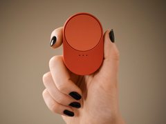 Dwa nowe piloty zdalnego sterowania IKEA (na zdjęciu Bilresa z kółkiem przewijania) są już w drodze. (Źródło zdjęcia: IKEA)