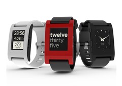 Google wprowadziło obsługę 64-bitowych aplikacji do smartwatchy Pebble sparowanych ze smartfonami Android. (Źródło obrazu: Pebble)