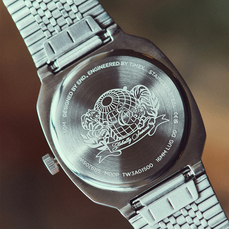 Tył zegarka Timex END. x Timex 1981 – model inspirowany reedycją z 1981 roku.