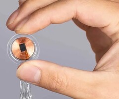 Chip mózgowy Neuralink (źródło zdjęcia: Neuralink)