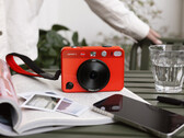 Sofort 2 przynajmniej dziedziczy dobry wygląd rodziny Leica (źródło zdjęcia: Leica)