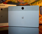 Oprócz długiego czasu pracy na baterii, OnePlus Pad Lite ma również inne mocne strony. (Źródło zdjęcia: Notebookcheck)