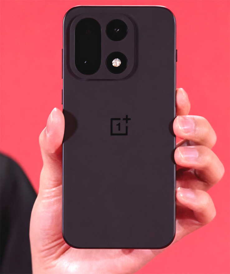 Tylna konstrukcja OnePlus 15 (źródło obrazu: Qualcomm via Digital Chat Station)