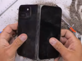 Czy 9 Pro Fold wytrzyma trochę piasku? (Źródło obrazu: JerryRigEverything via YouTube)