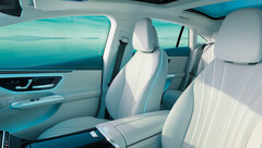 Sedan EQE oferuje luksusowe wnętrze (zdjęcie: Mercedes)