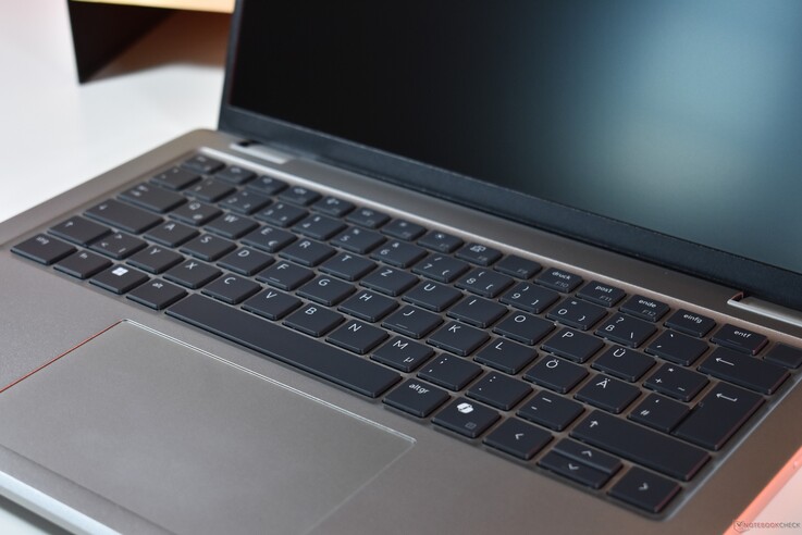 Dell Pro 14 Plus AMD: Klawiatura