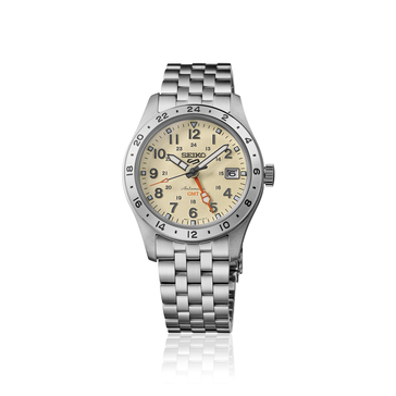 Widok z przodu modelu Seiko 5 Sports Field GMT HDB002 z kremową tarczą