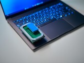 Laptopy z procesorami Intel Panther Lake pojawią się w ciągu najbliższych kilku miesięcy. (Źródło zdjęcia: Alex Waetzel dla Notebookcheck)
