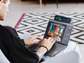 Lenovo Magic Bay umożliwia między innymi rozbudowę laptopów o drugi wyświetlacz. (Źródło obrazu: Lenovo)