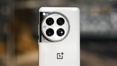 Czy OnePlus 12 będzie tak wyglądał na żywo? (Źródło: OnePlus)