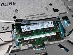 2x gniazda SO-DIMM