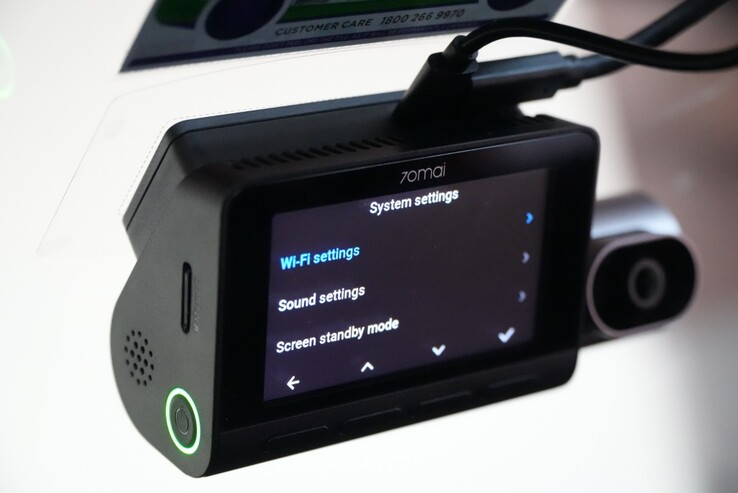 Kamera samochodowa 70mai 4K T800 posiada przycisk ręcznego włączania/wyłączania (źródło obrazu: Abhinav Fating/Notebookcheck)