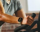 Smartwatch Amazfit Bip 6 (na zdjęciu) otrzymuje BioCharge i inne nowe funkcje w aktualizacji. (Źródło zdjęcia: Amazfit)