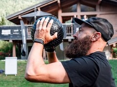 Pasek Amazfit Helio Strap (na zdjęciu) otrzymuje aktualizację w wersji 3.2.8.3. (Źródło zdjęcia: Amazfit)