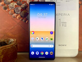 Sony Xperia 1 VII jest wyposażona w Snapdragon 8 Elite i 12 GB pamięci RAM i jest dostępna tylko z 256 GB pamięci masowej. (Źródło obrazu: Notebookcheck)