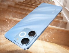Realme P4 Lite będzie dostępny w trzech kolorach, w tym jasnoniebieskim.