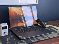 Lenovo Pro 9 16IPH11 został odświeżony o nowe funkcje zewnętrzne, ale zdjęcia w niskiej rozdzielczości od Lenovo nie oddają mu sprawiedliwości