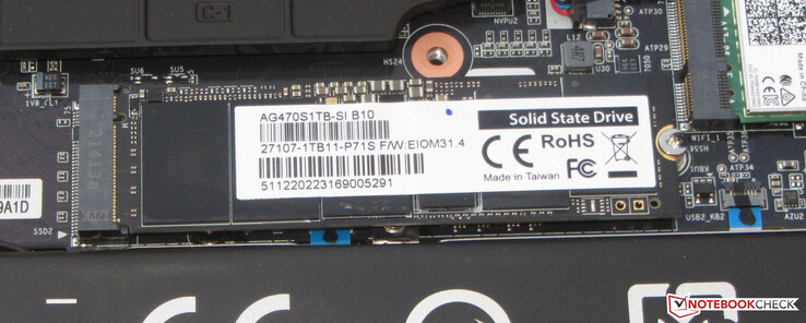 Jako dysk systemowy służy dysk SSD PCIe 4.0.