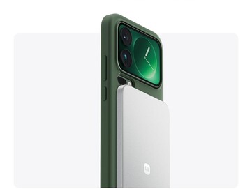 Obsługuje ładowanie bezprzewodowe o mocy 20 W w telefonach Xiaomi