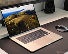 Brak wentylatora obniża wydajność Apple M3 w MacBooku Air. (Zdjęcie: Notebookcheck)