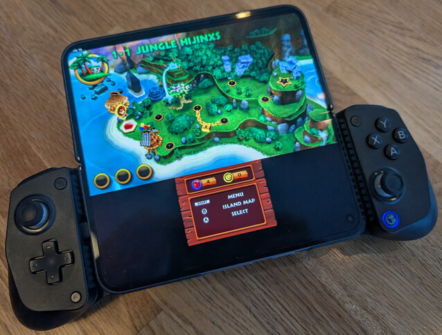 Na papierze emulacja 3DS wygląda na świetny przypadek użycia składanego urządzenia (Źródło obrazu: Notebookcheck)