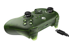 3-trybowy kontroler 8BitDo Ultimate dla konsoli Xbox in Jade łączy się przez USB-C, Bluetooth i sieć bezprzewodową 2,4 GHz. (Źródło zdjęcia: 8BitDo)