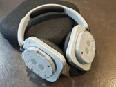 Słuchawki Nothing Headphone 1 zostały zaprezentowane wraz z telefonem Phone 3 (źródło zdjęcia: Nothing)