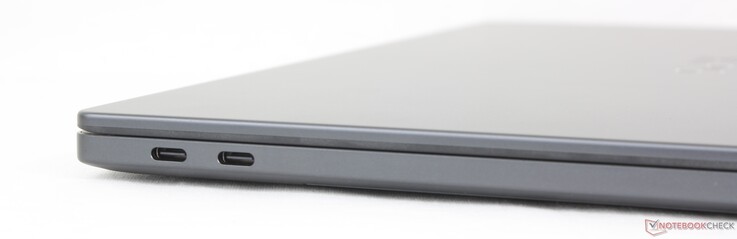 Po lewej: 2x USB-C Thunderbolt 4 z DisplayPort 2.1 + Power Delivery